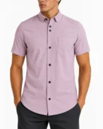 Camisa manga corta con bolsillo para hombre en color Lavanda, vista frontal de cerca